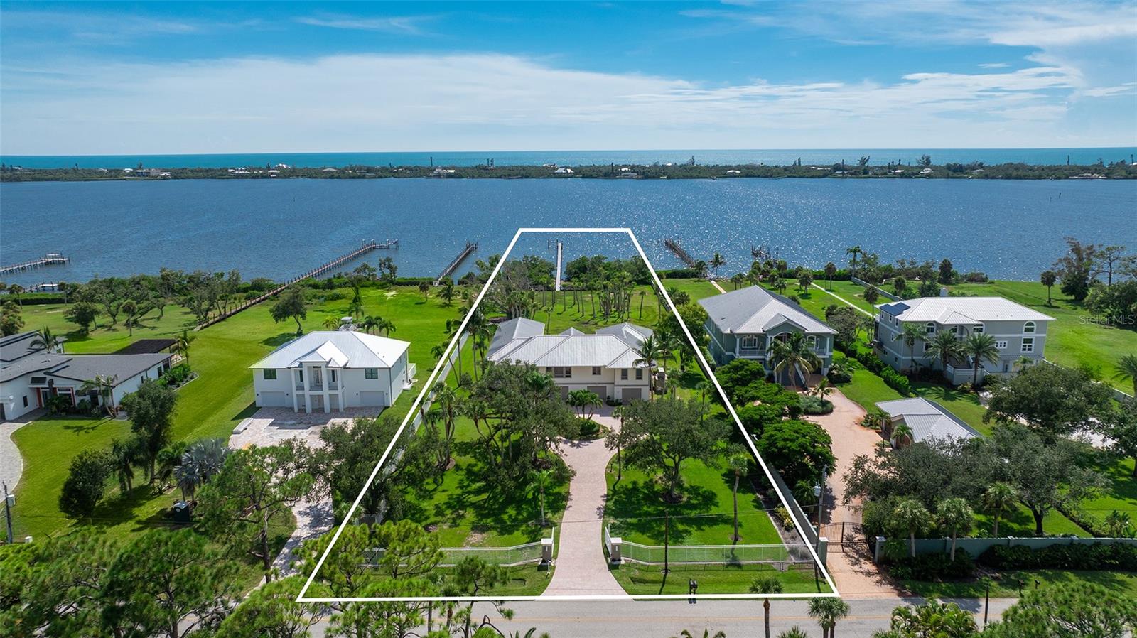 1115 BAYSHORE DRIVE, ENGLEWOOD, FL, 34223 1 1115 BAYSHORE DRIVE
