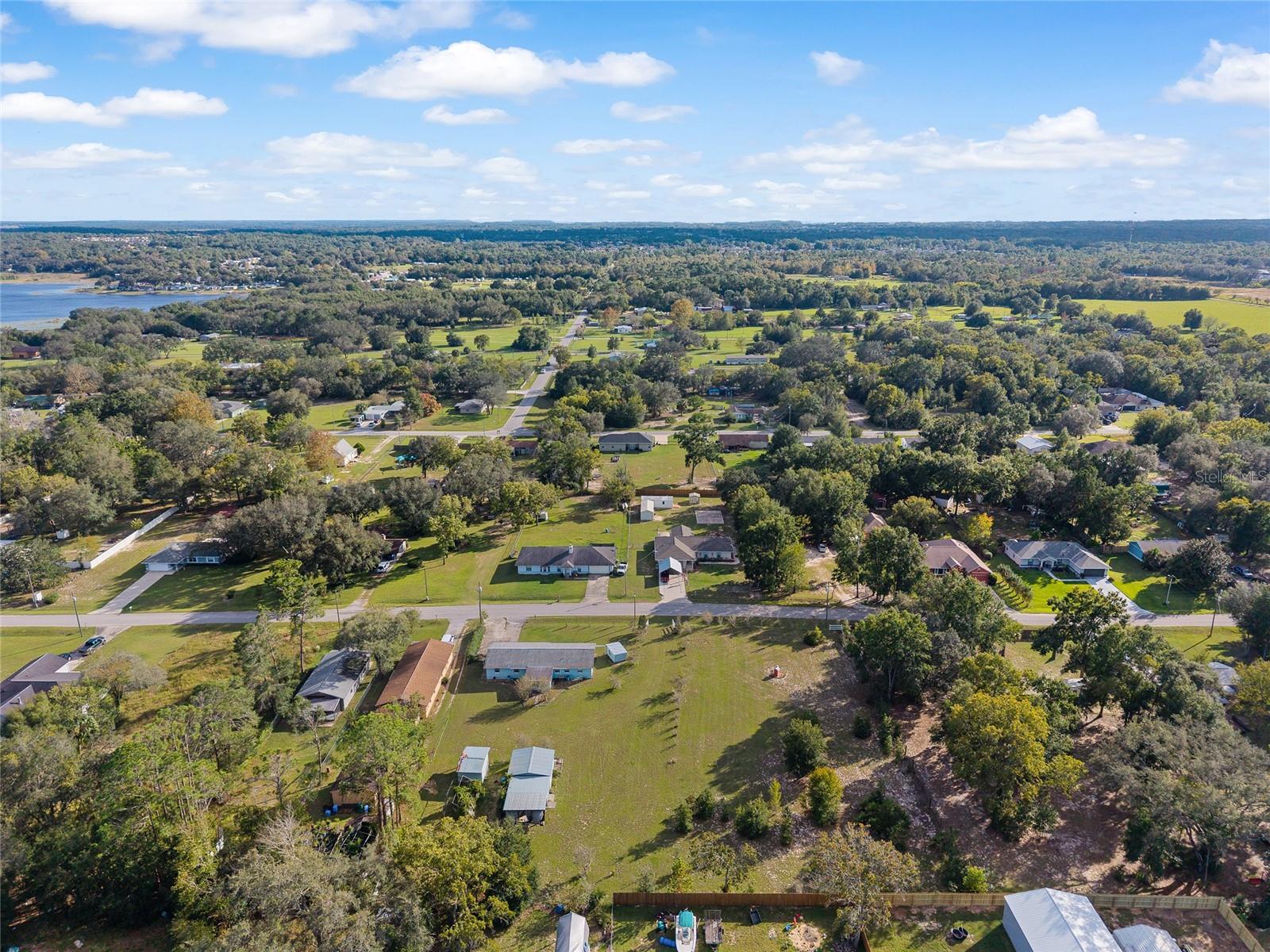 SMITH LAKE ESTATE - Residential