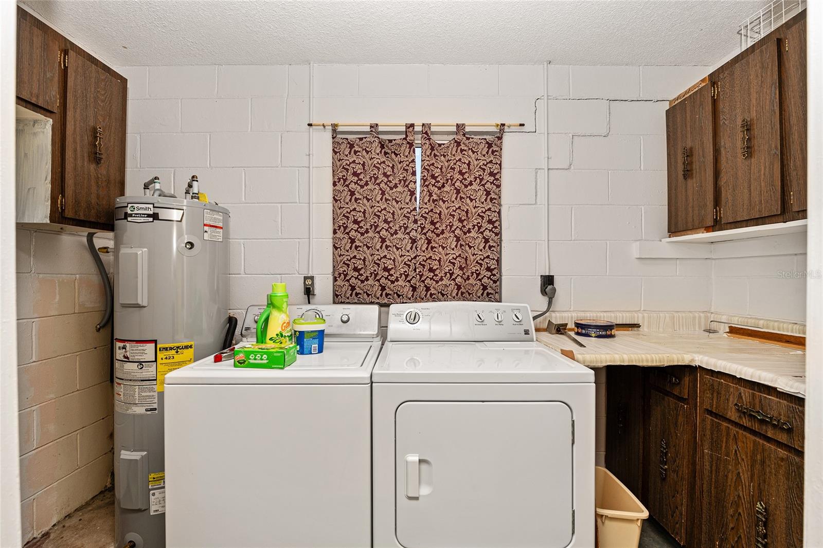 SMITH LAKE ESTATE - Residential