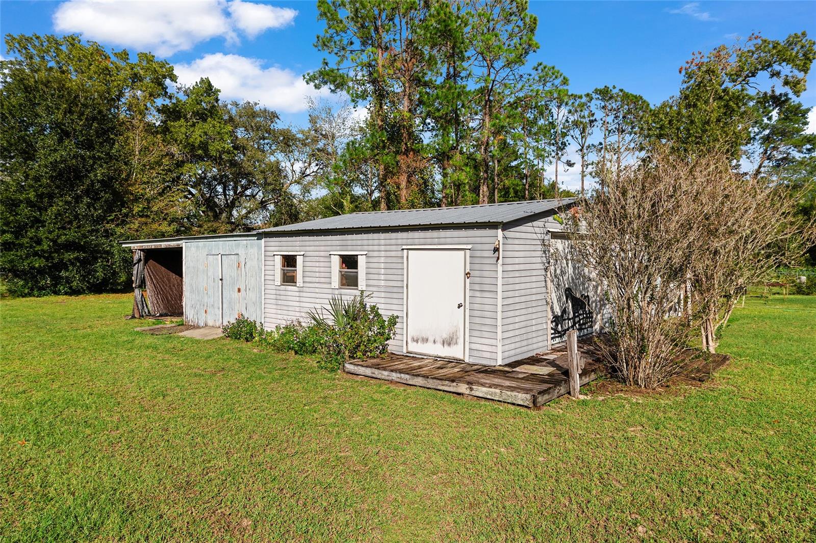 SMITH LAKE ESTATE - Residential