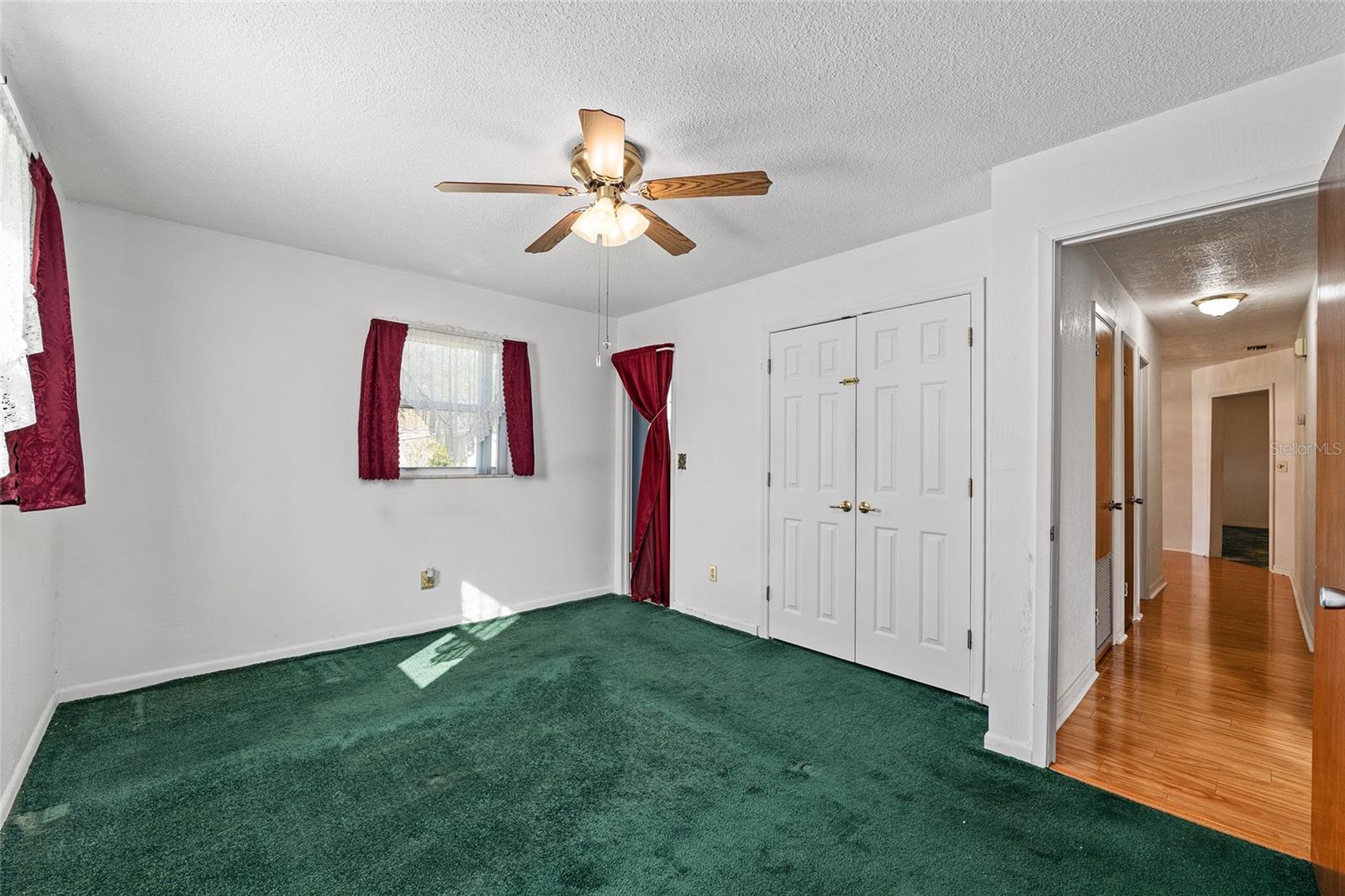 SMITH LAKE ESTATE - Residential