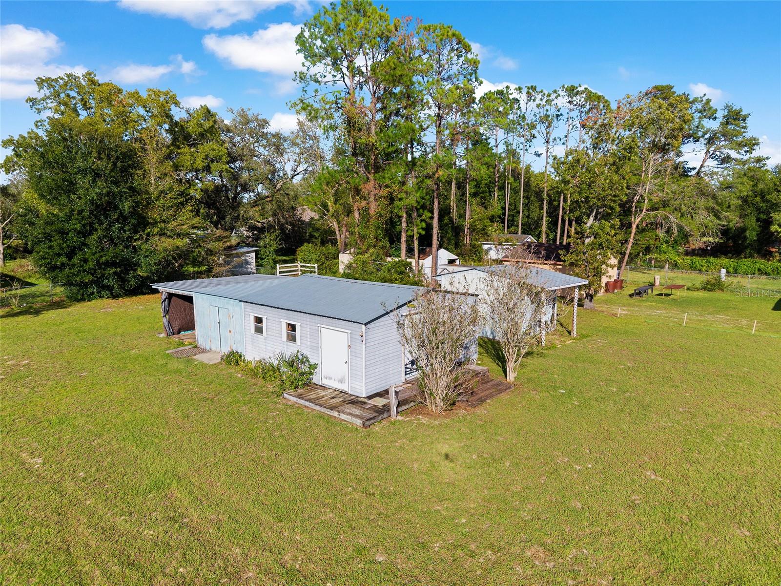 SMITH LAKE ESTATE - Residential