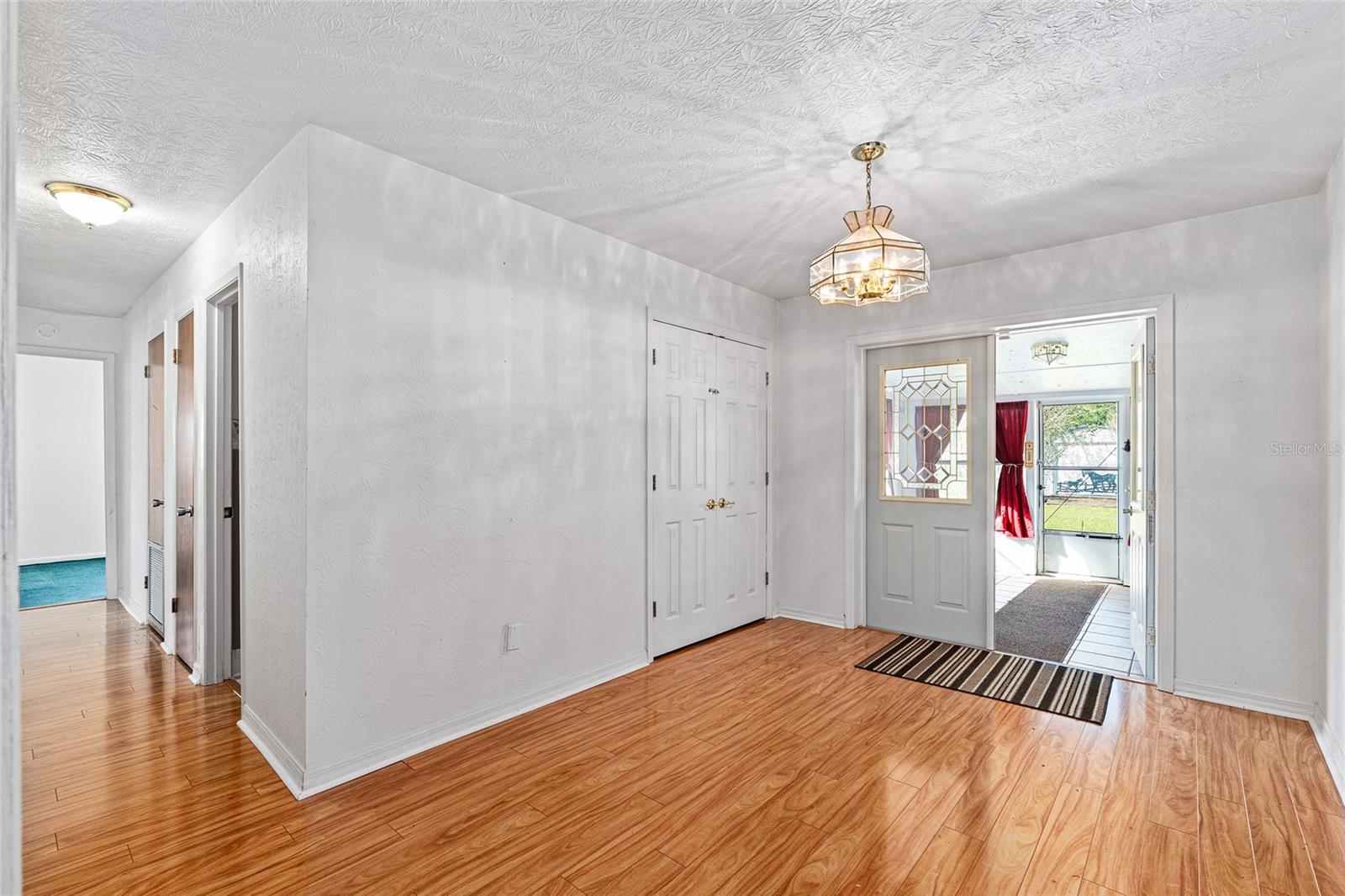 SMITH LAKE ESTATE - Residential