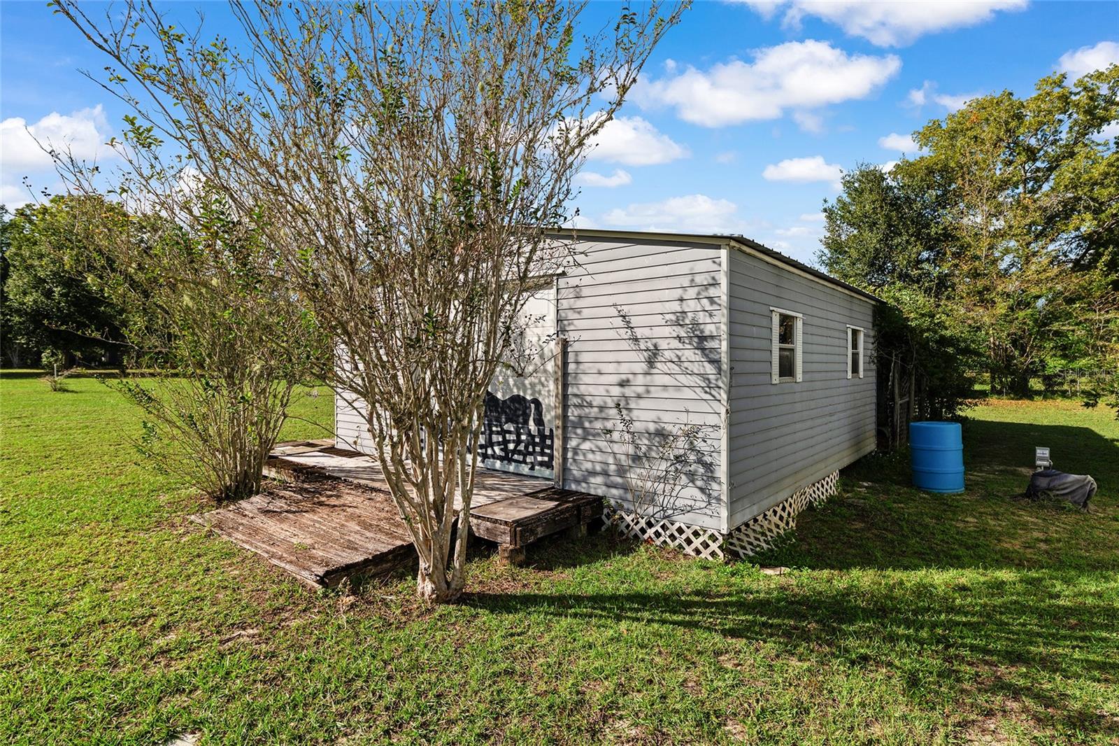 SMITH LAKE ESTATE - Residential