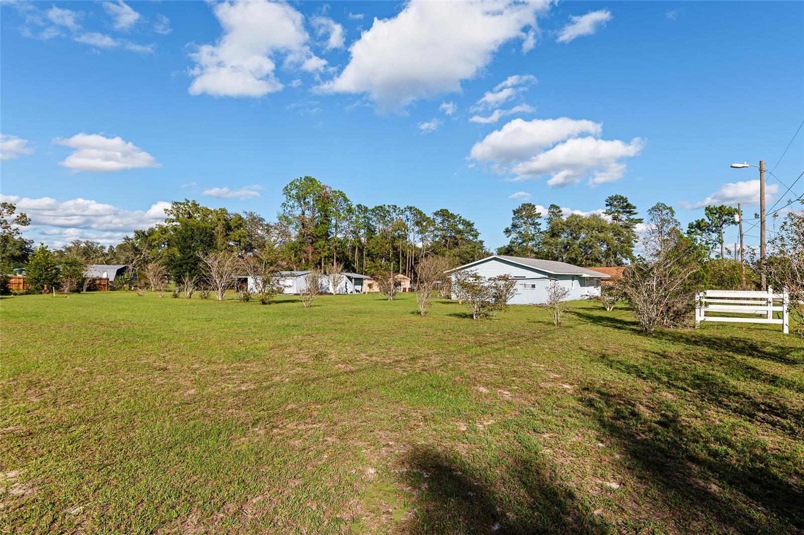 SMITH LAKE ESTATE - Residential