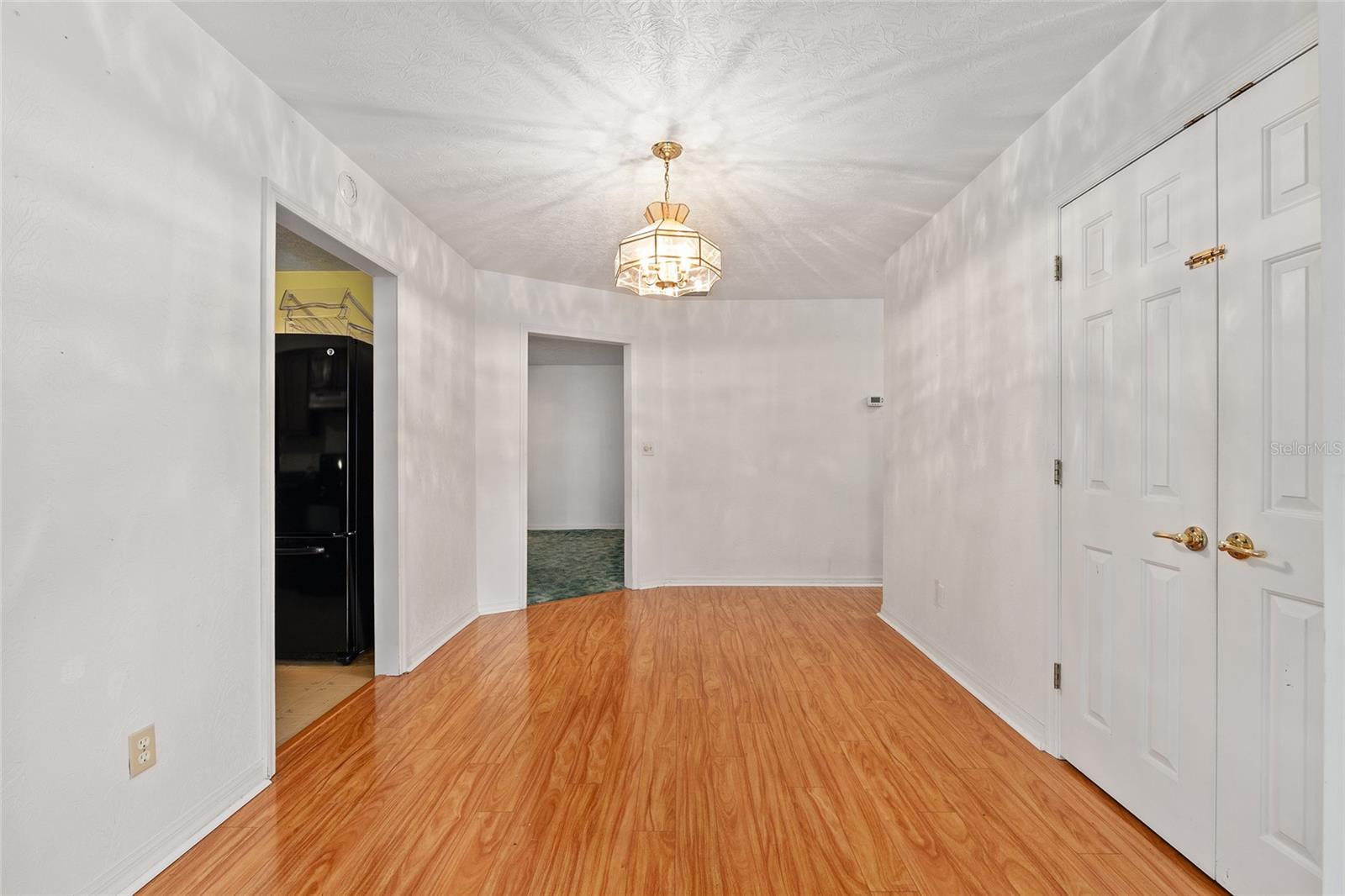 SMITH LAKE ESTATE - Residential