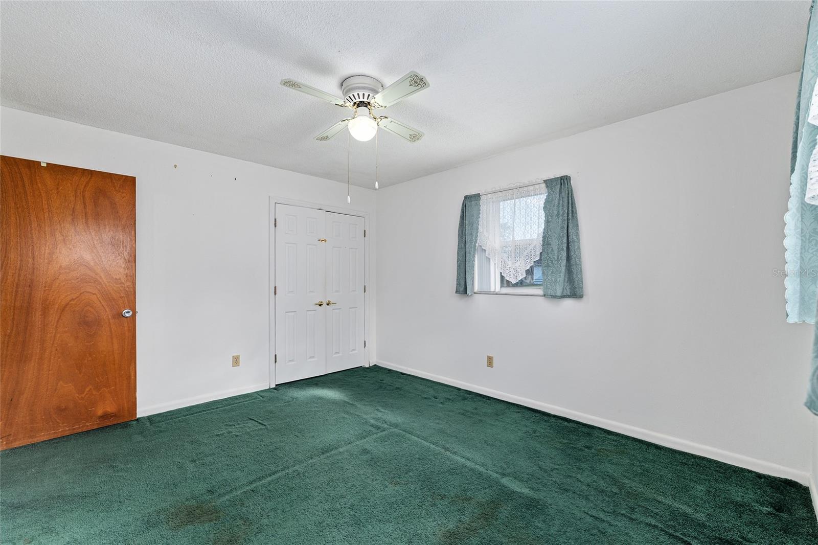 SMITH LAKE ESTATE - Residential