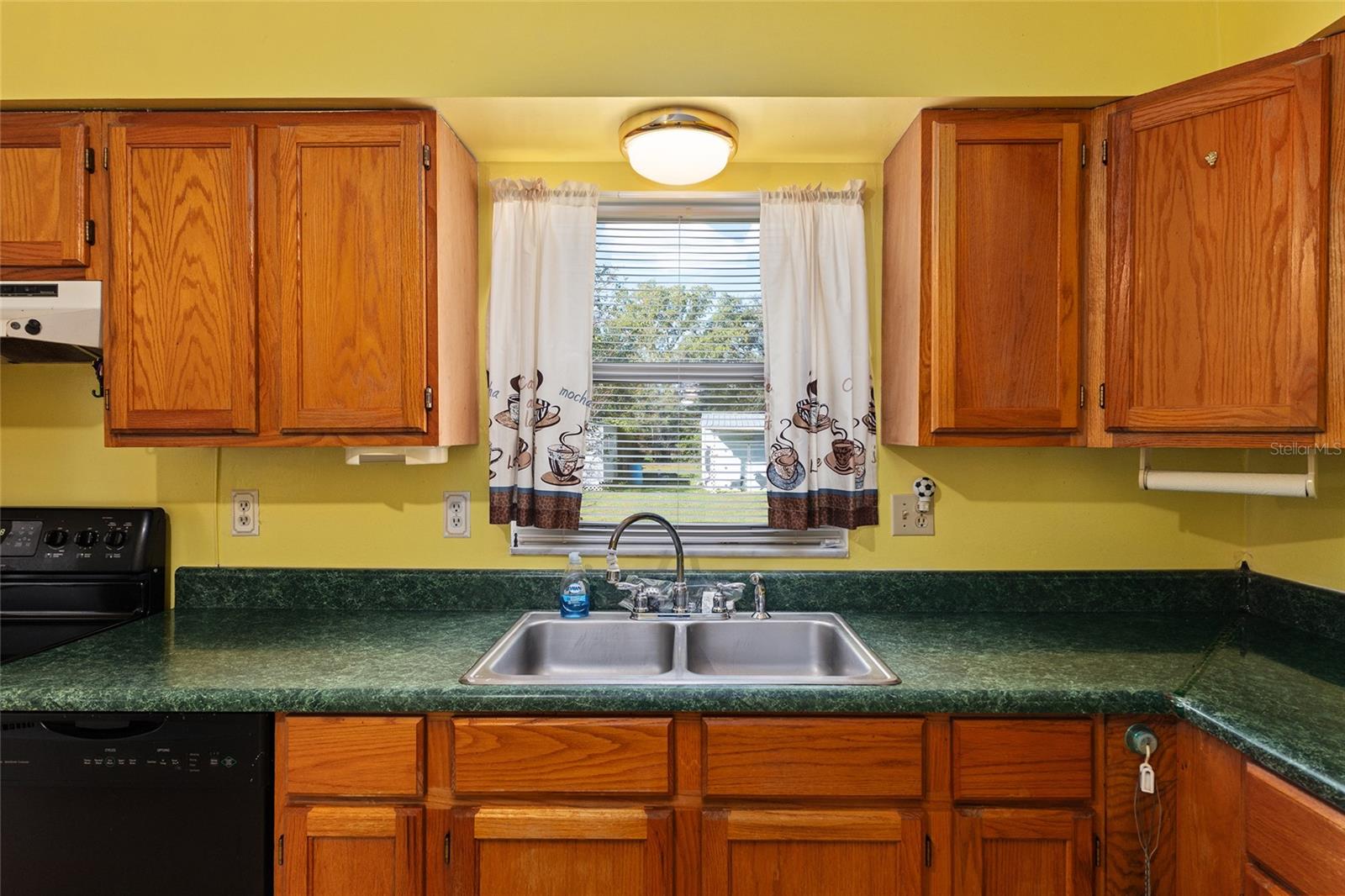 SMITH LAKE ESTATE - Residential