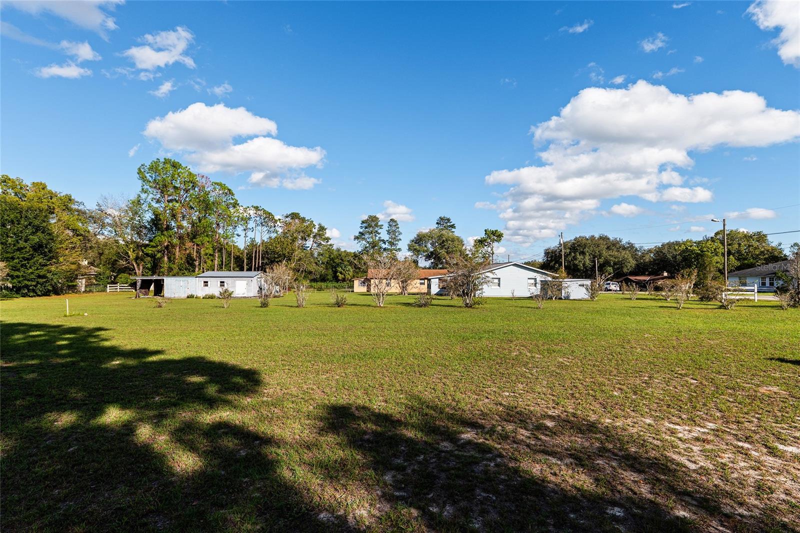 SMITH LAKE ESTATE - Residential