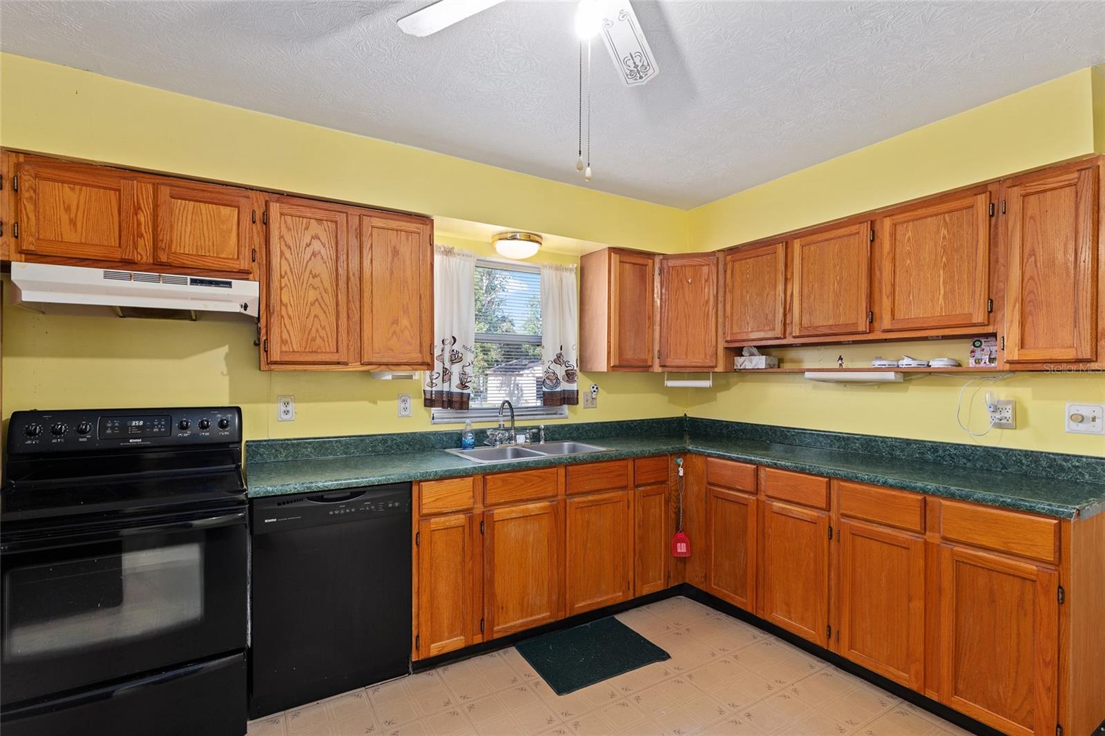 SMITH LAKE ESTATE - Residential