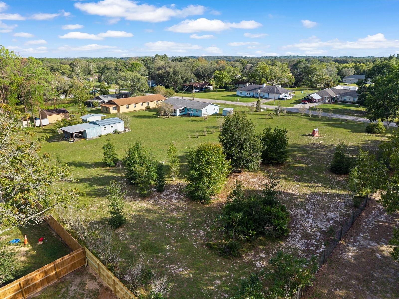 SMITH LAKE ESTATE - Residential