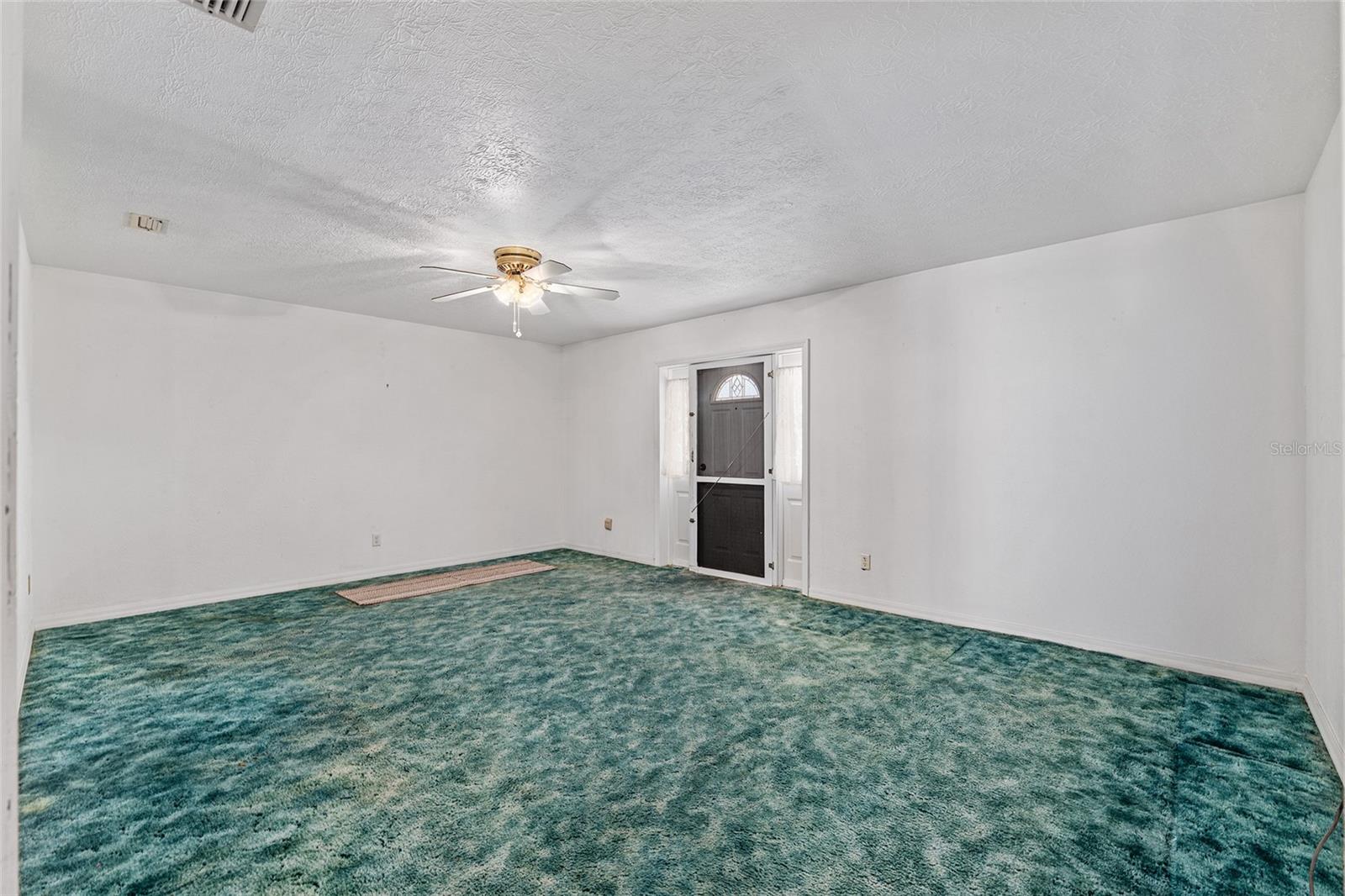 SMITH LAKE ESTATE - Residential