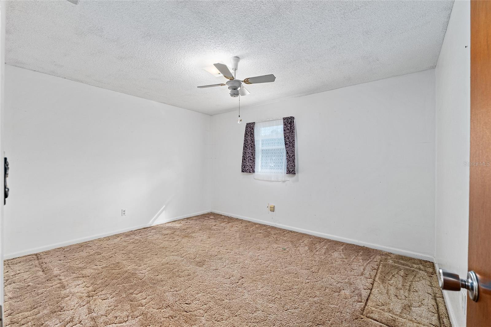 SMITH LAKE ESTATE - Residential