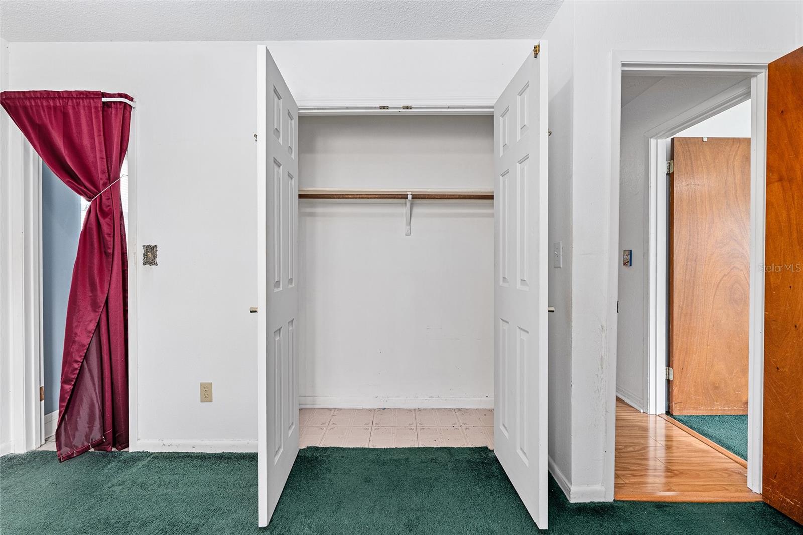 SMITH LAKE ESTATE - Residential