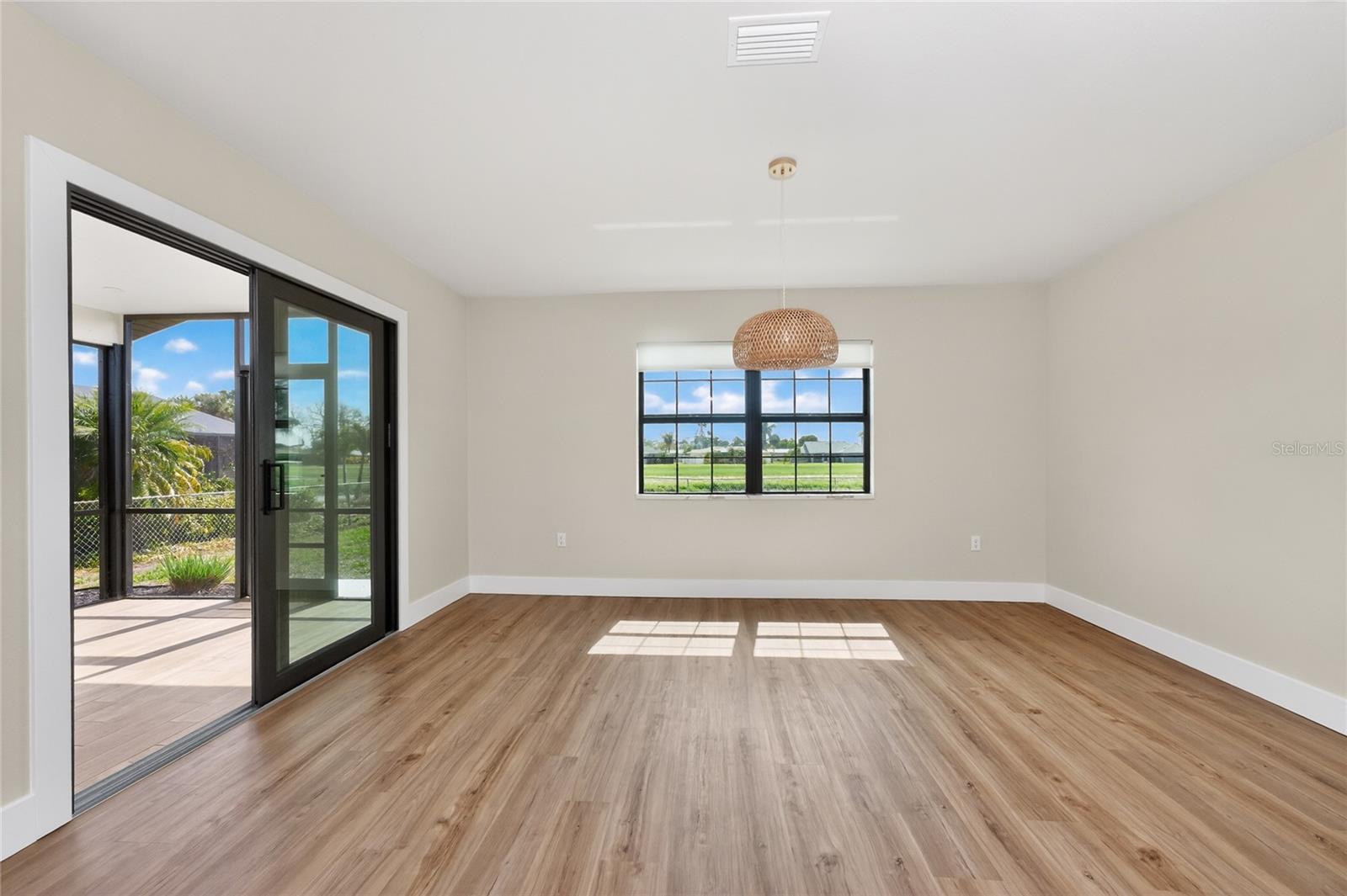 9 OAKLAND HILLS COURT