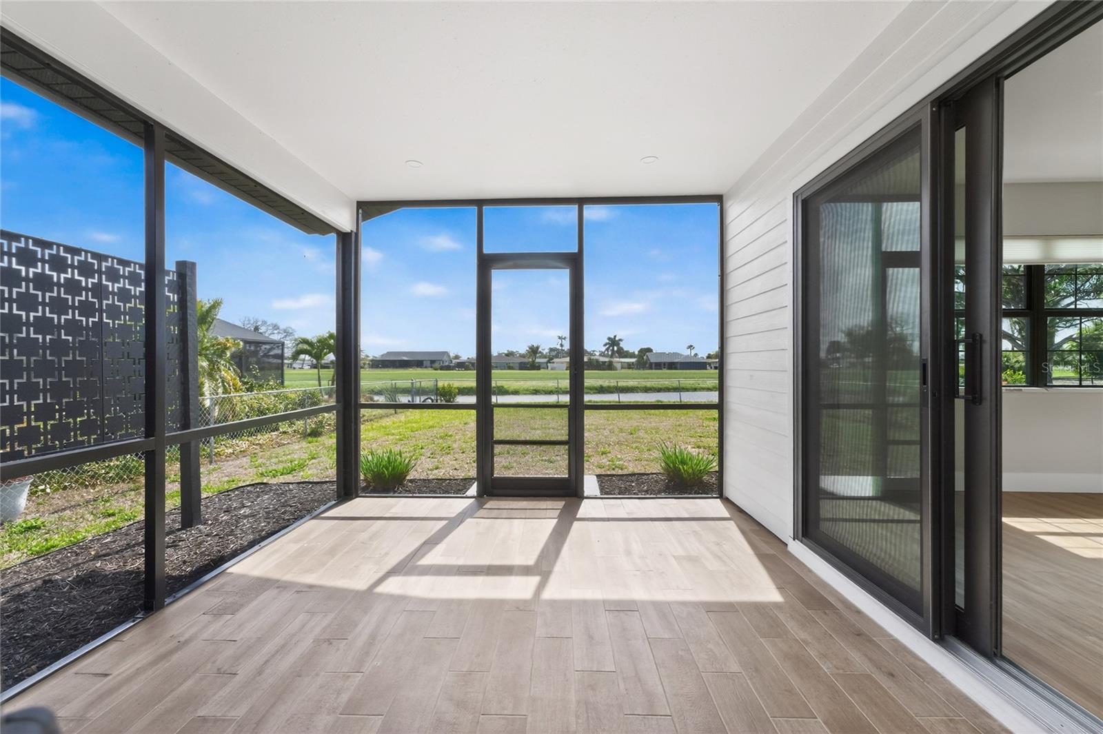 9 OAKLAND HILLS COURT