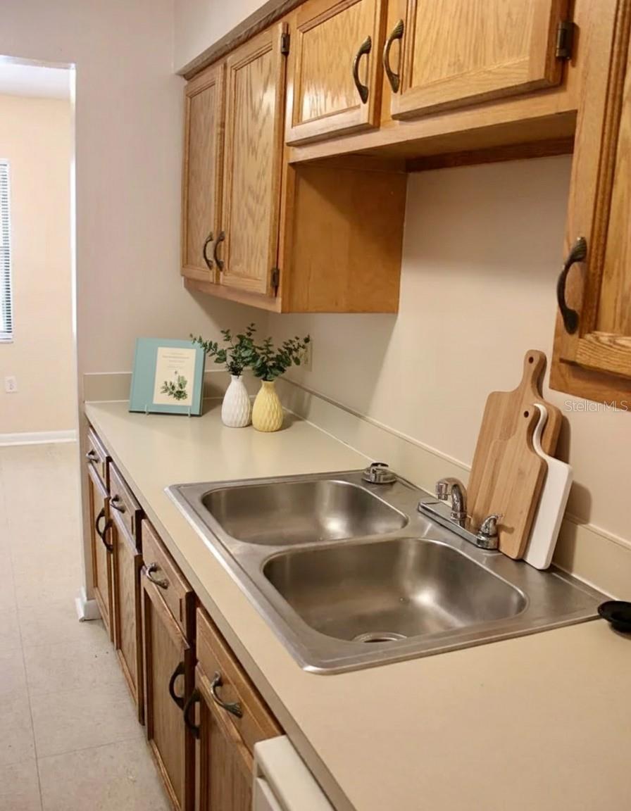 TOWER OAKS - Residential