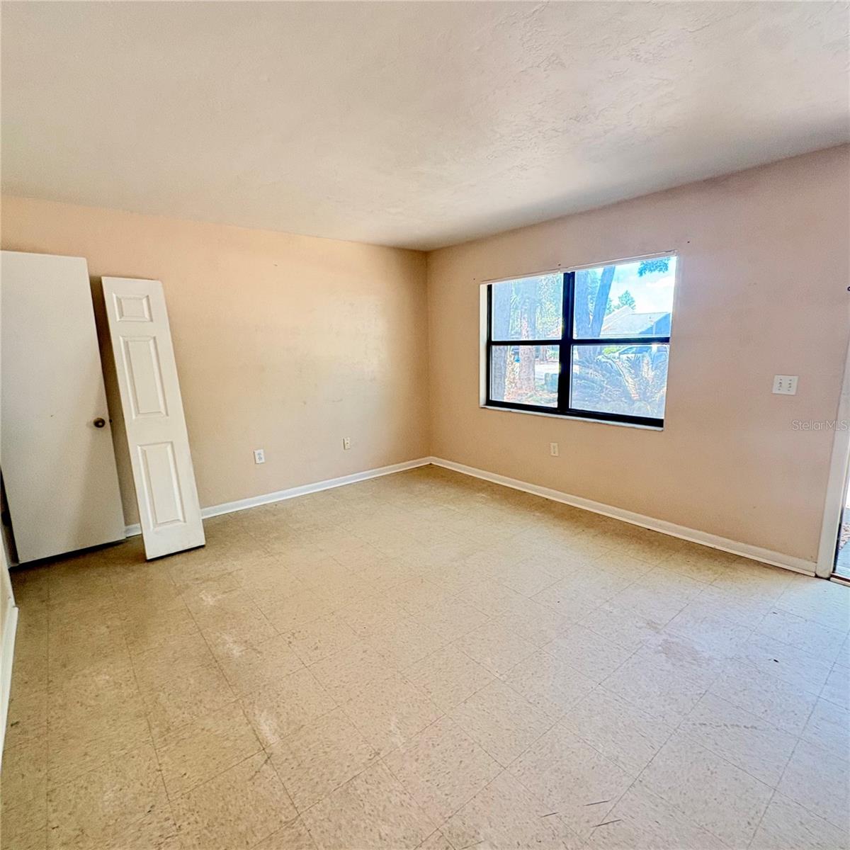 7011 SW 17TH PLACE