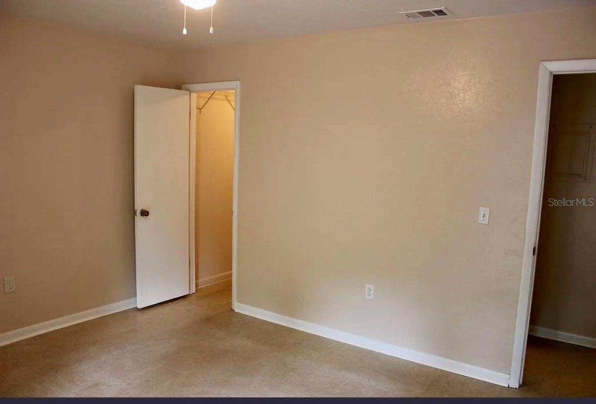 TOWER OAKS - Residential