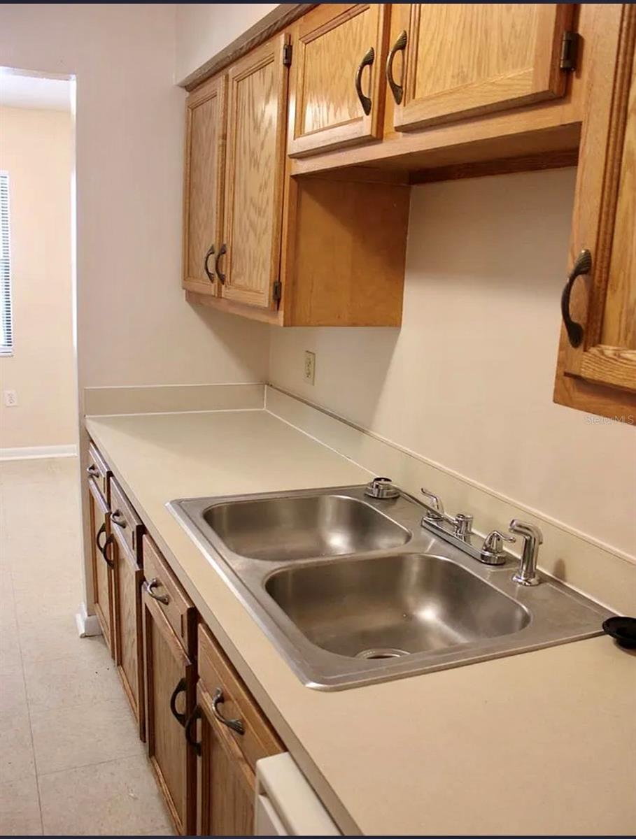 TOWER OAKS - Residential