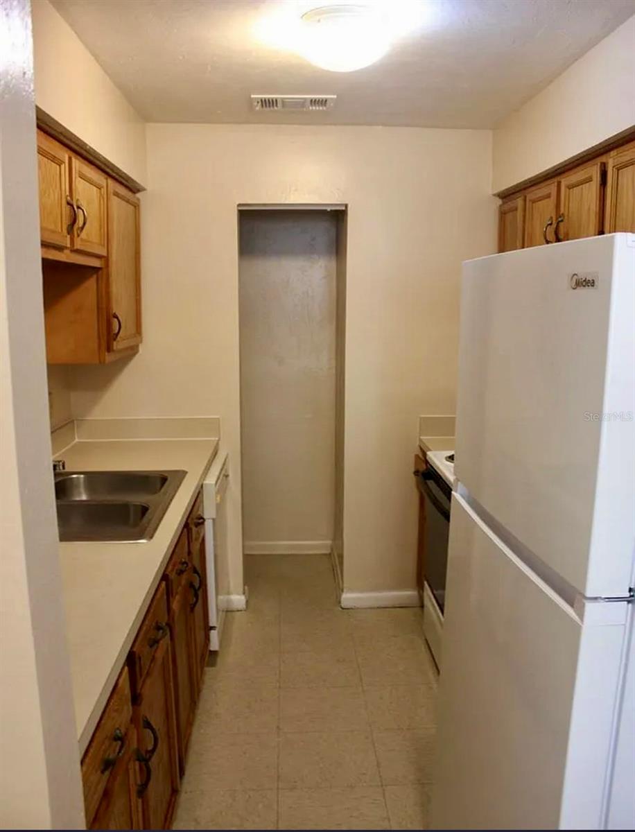 TOWER OAKS - Residential