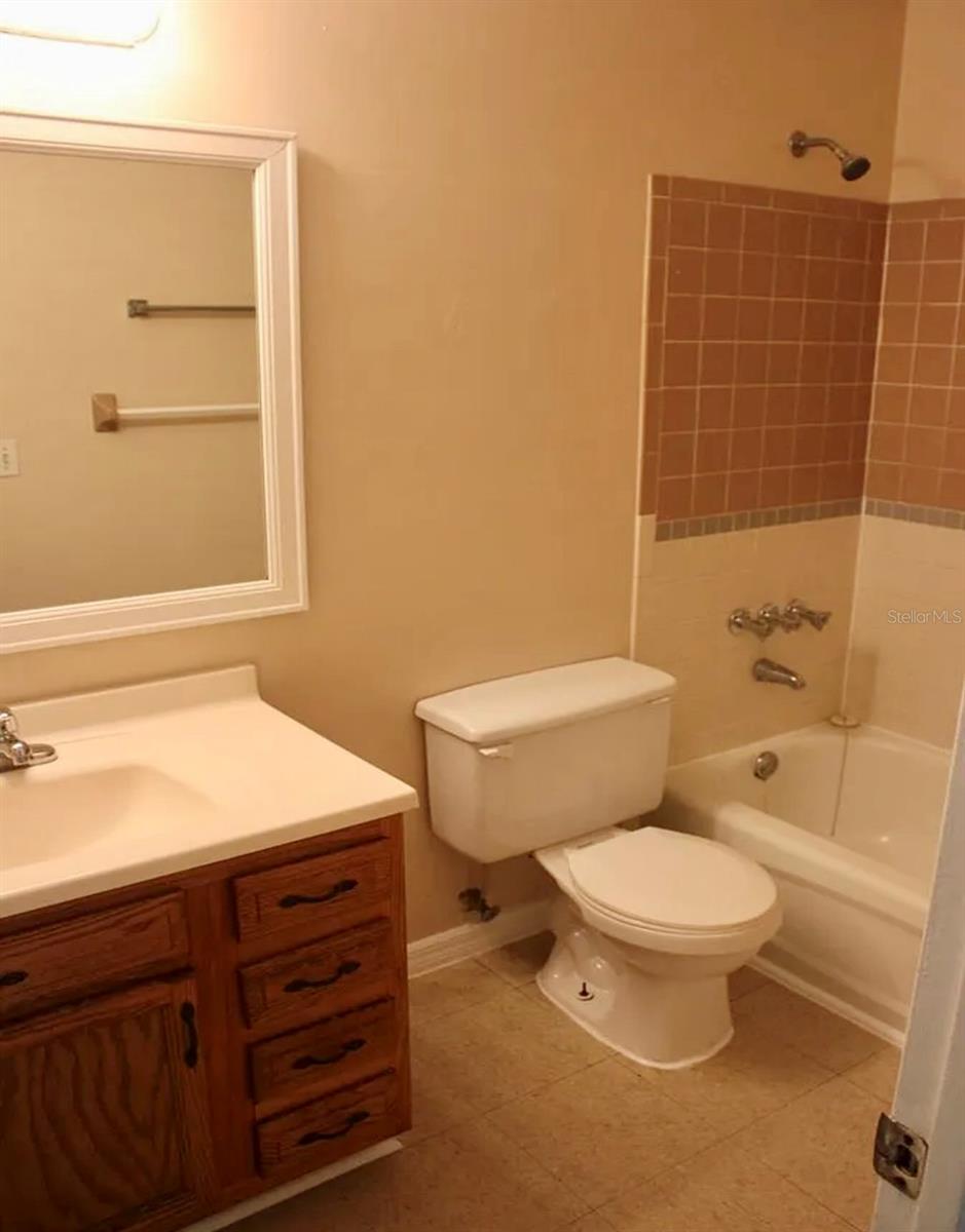 TOWER OAKS - Residential