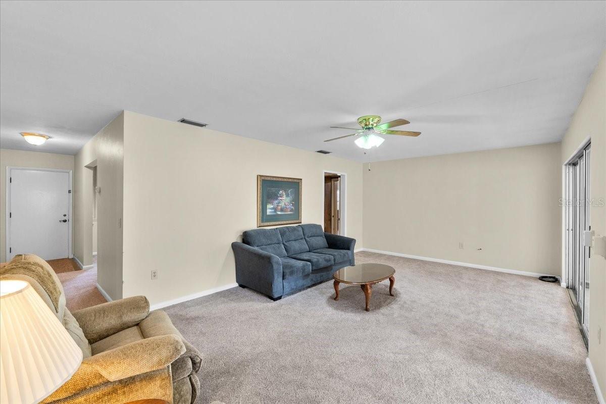 1810 ROANOKE AVENUE