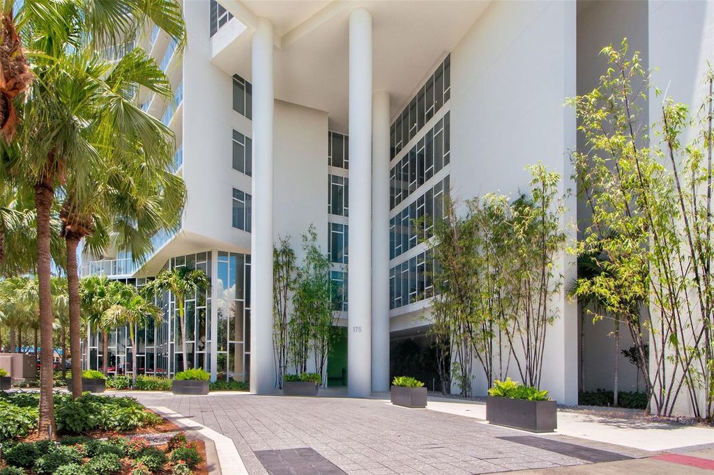 Photo of 175 1st Street S #2608, St Petersburg, FL 33701 (MLS # TB8466233)