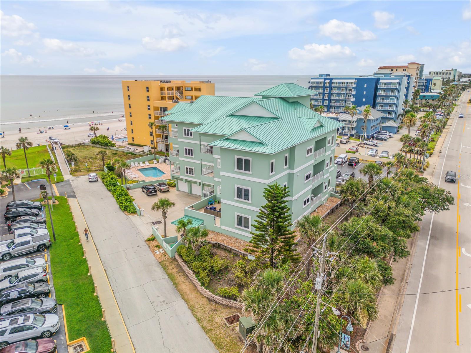 423 S ATLANTIC AVENUE 301

                                                                             NEW SMYRNA BEACH                                

                                    , FL - $1,800,000