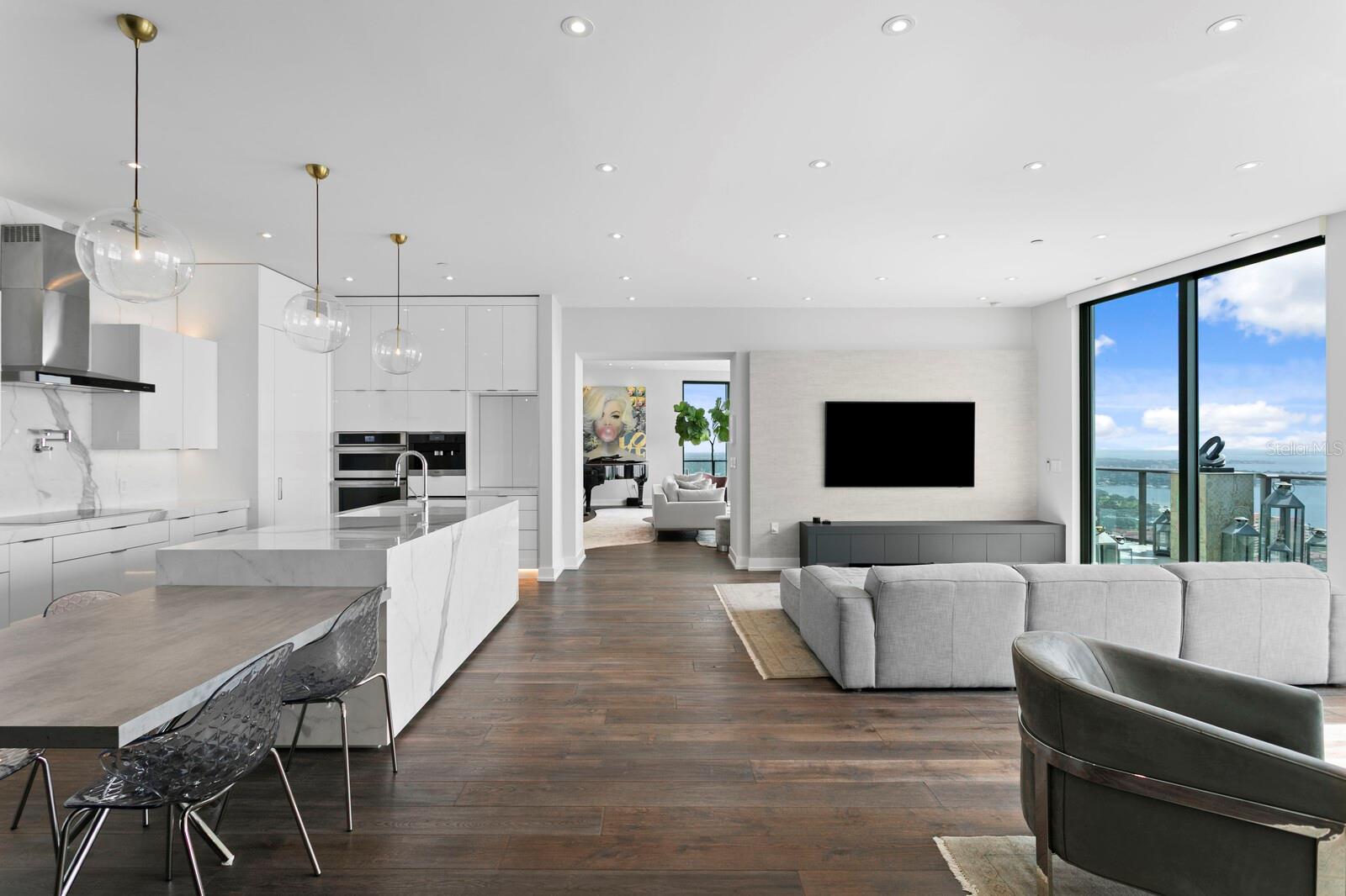 ONE ST. PETERSBURG - Residential