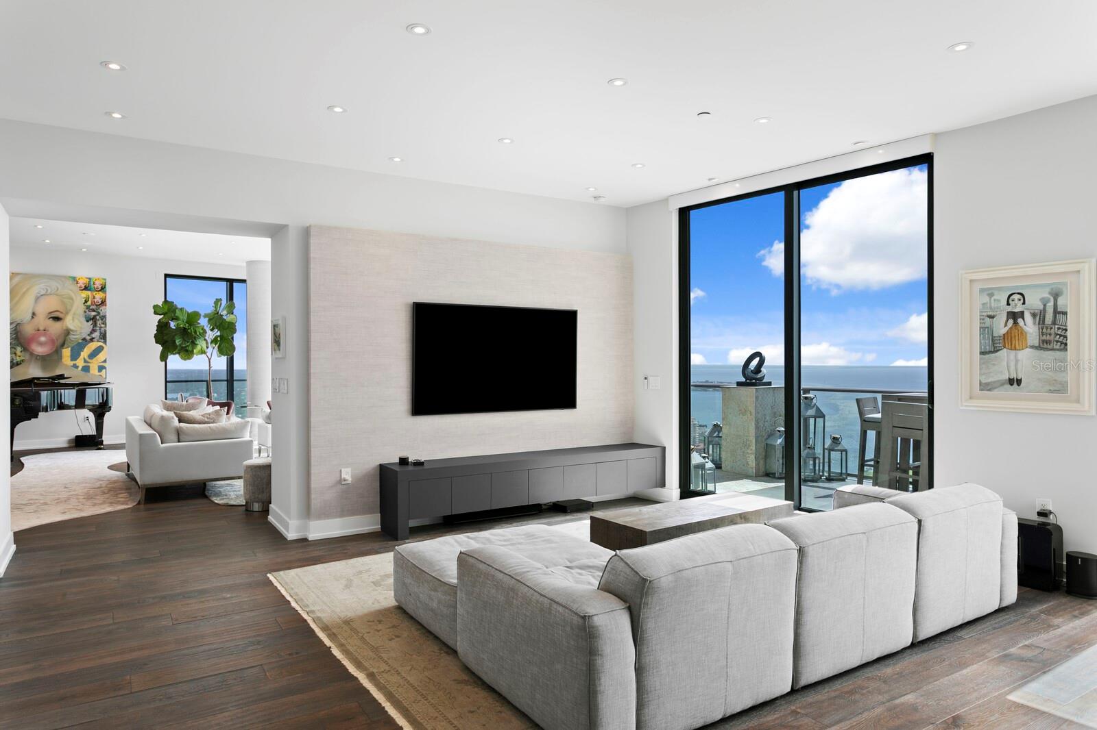 ONE ST. PETERSBURG - Residential