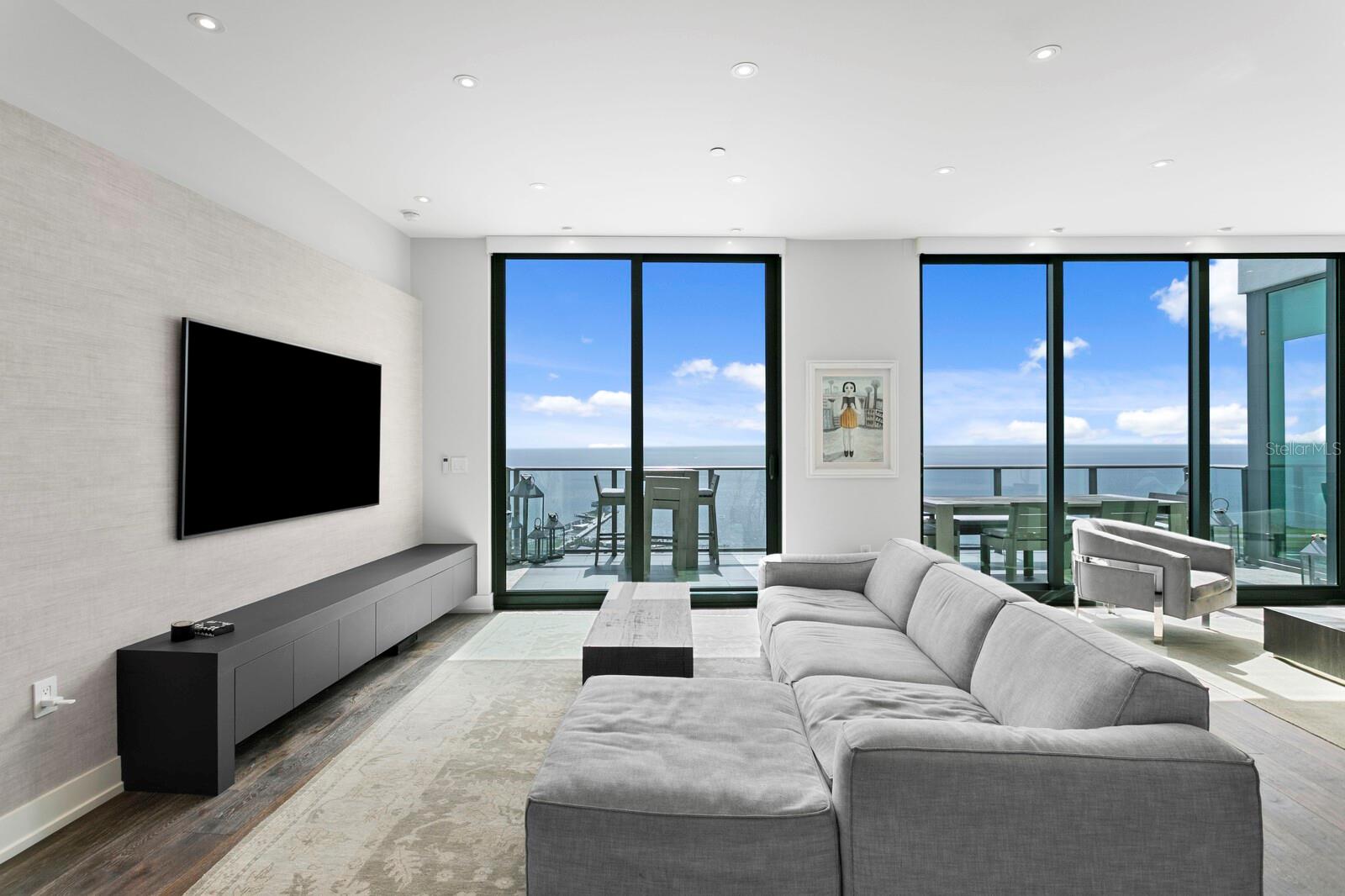 ONE ST. PETERSBURG - Residential