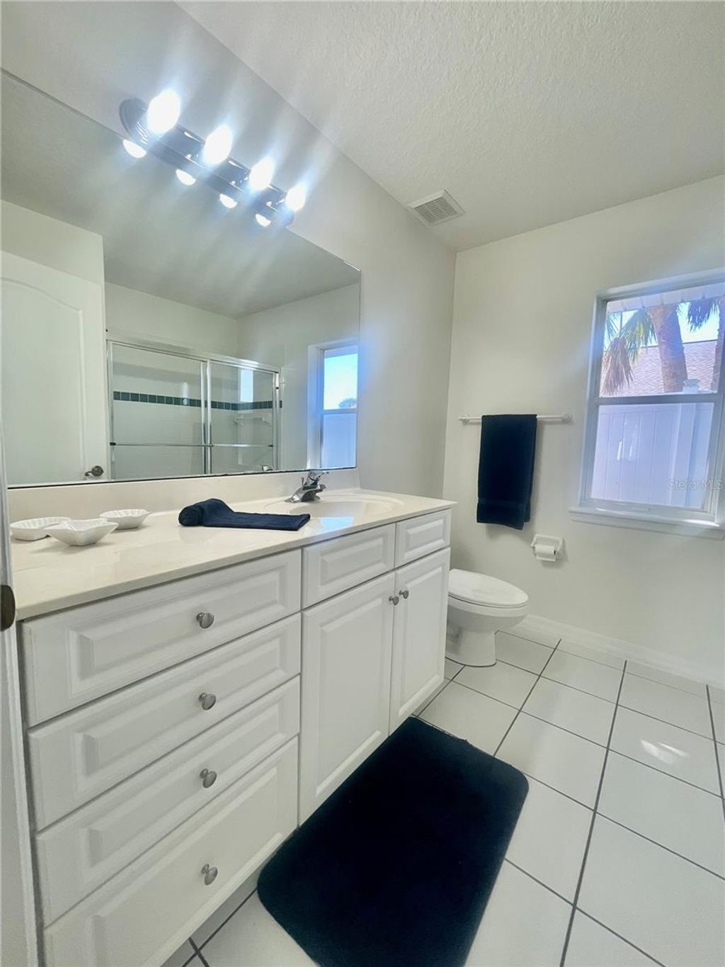 listing image 90