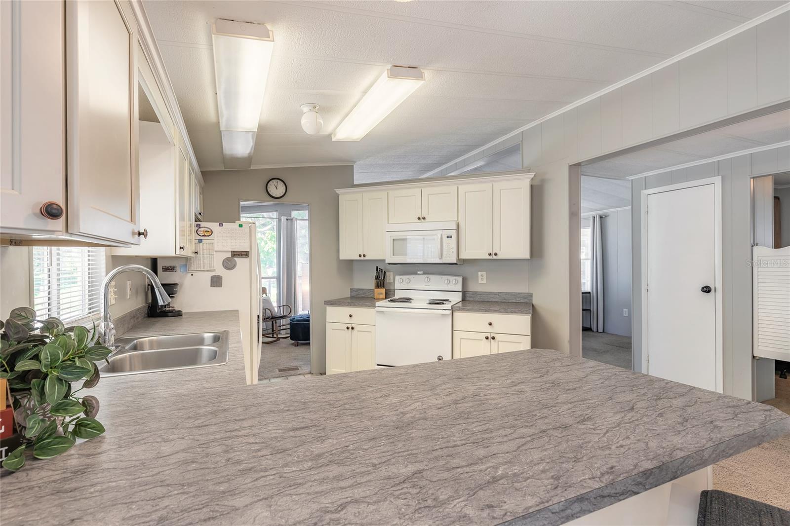 LAURELWOOD MOBILE ESTATES UNIT 01 - Residential