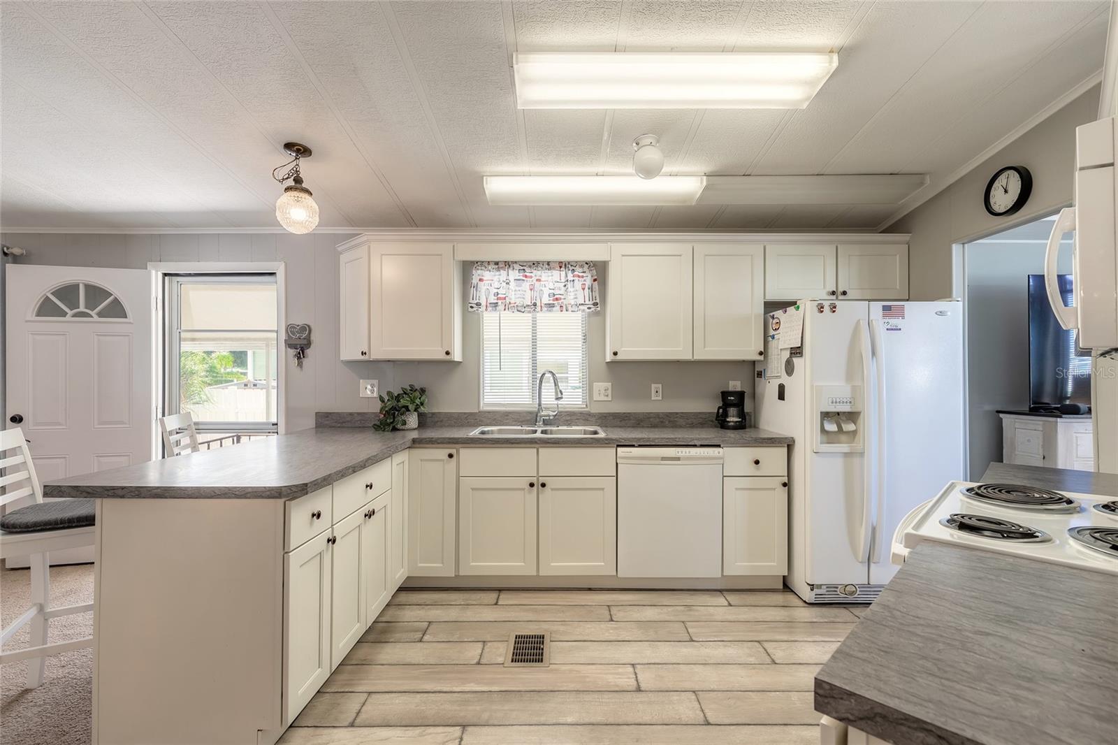 LAURELWOOD MOBILE ESTATES UNIT 01 - Residential