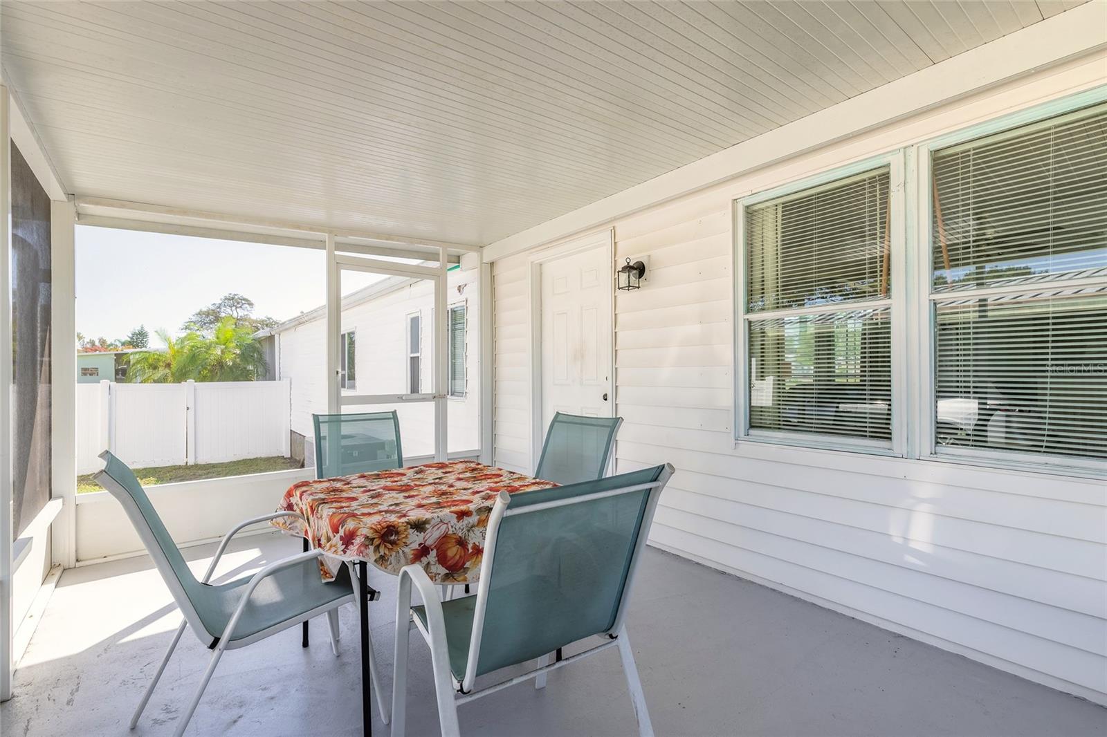 LAURELWOOD MOBILE ESTATES UNIT 01 - Residential