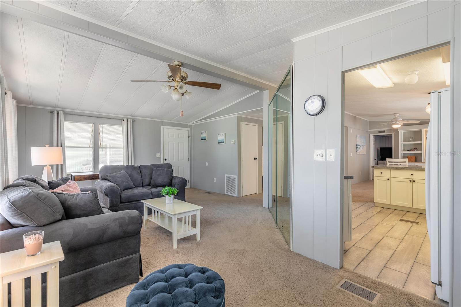 LAURELWOOD MOBILE ESTATES UNIT 01 - Residential