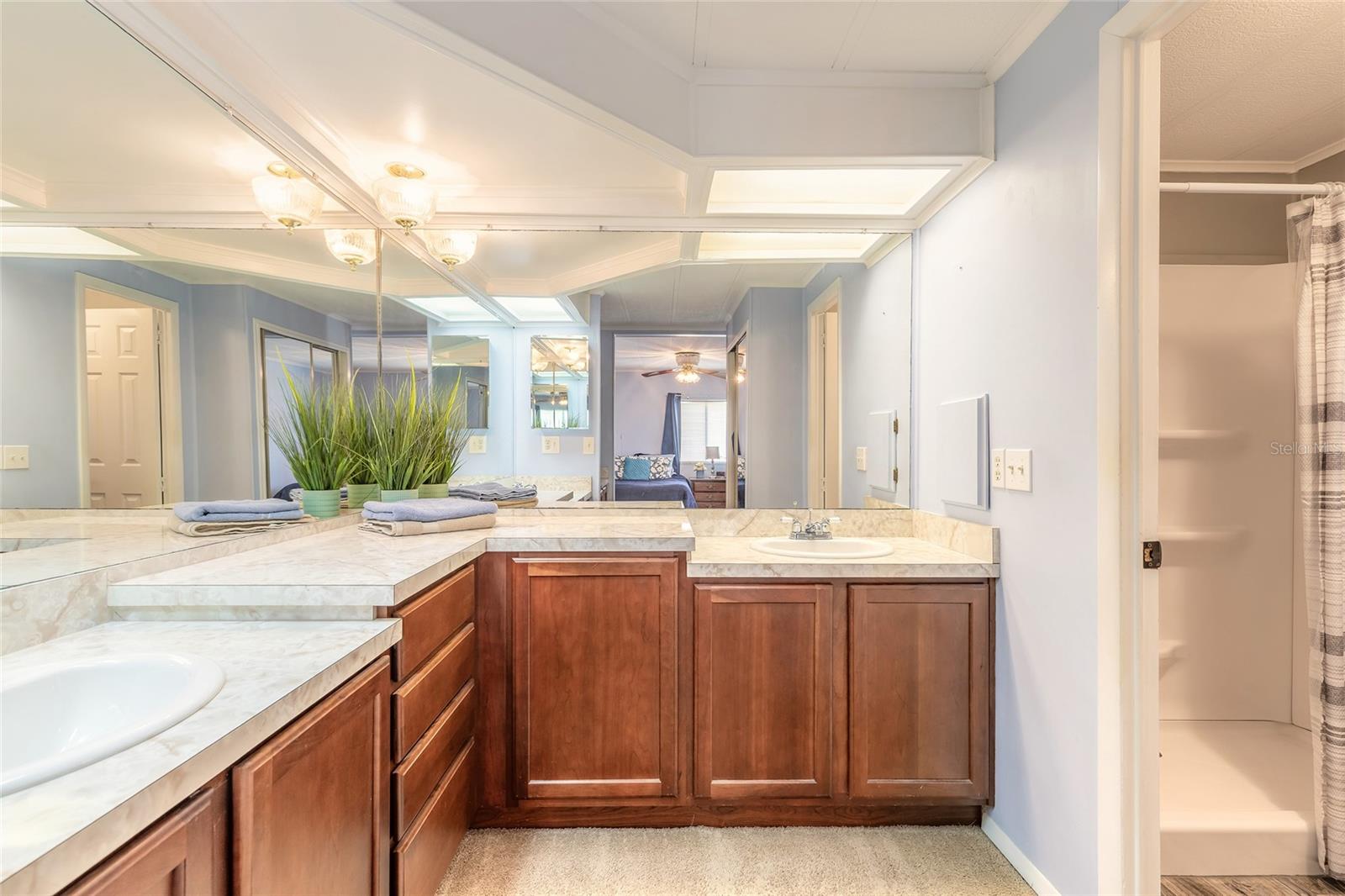 LAURELWOOD MOBILE ESTATES UNIT 01 - Residential