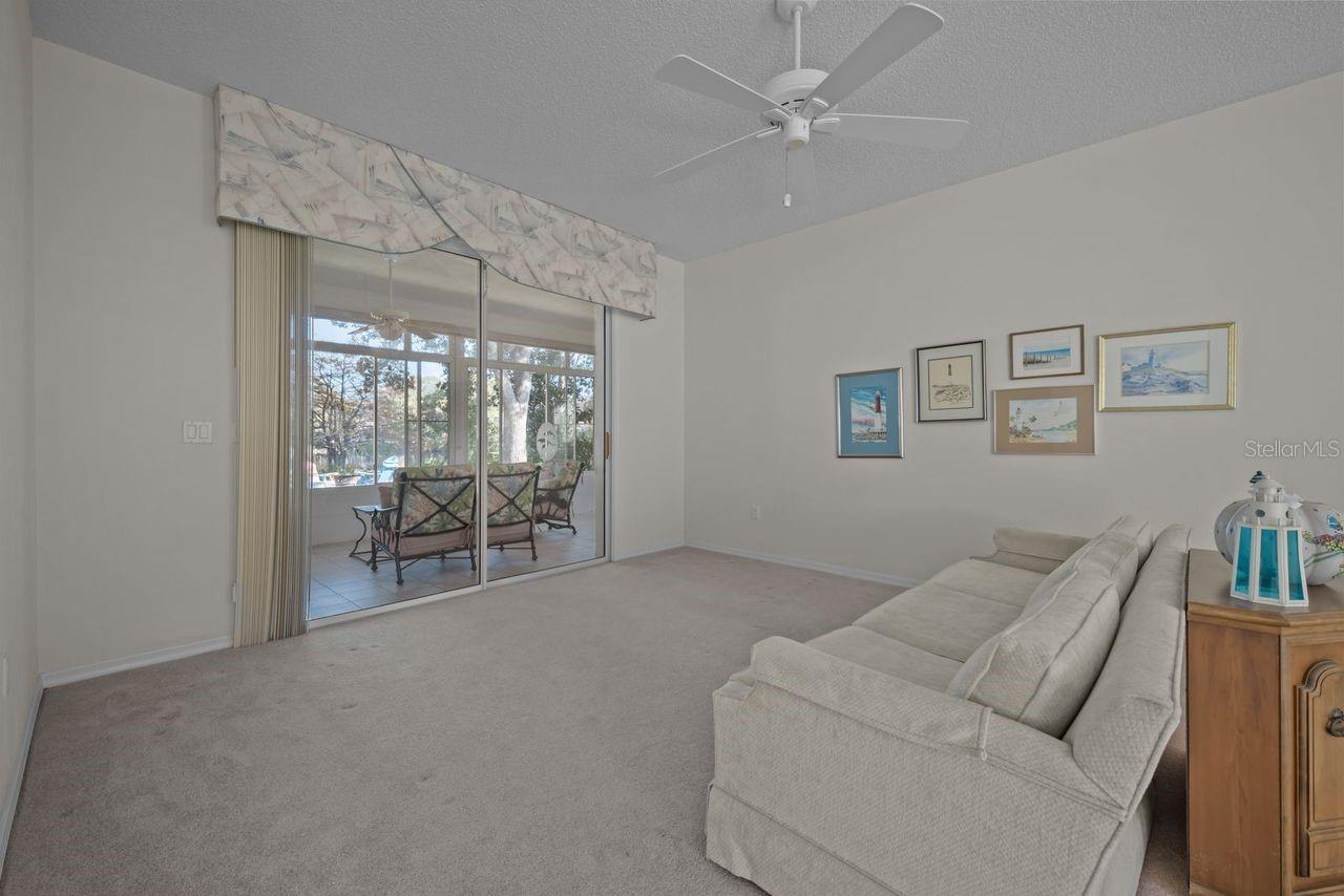 THE HAMPTONS - Residential