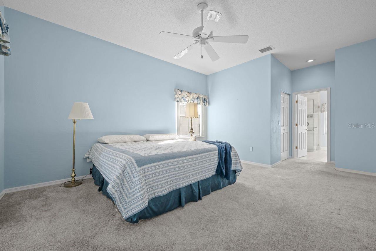 THE HAMPTONS - Residential