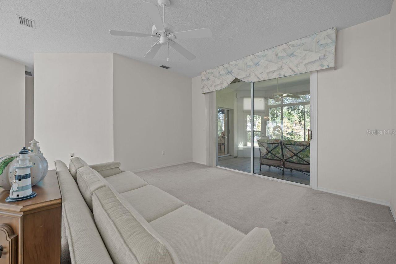 THE HAMPTONS - Residential