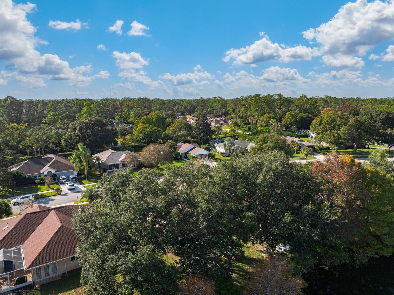 THE HAMPTONS - Residential