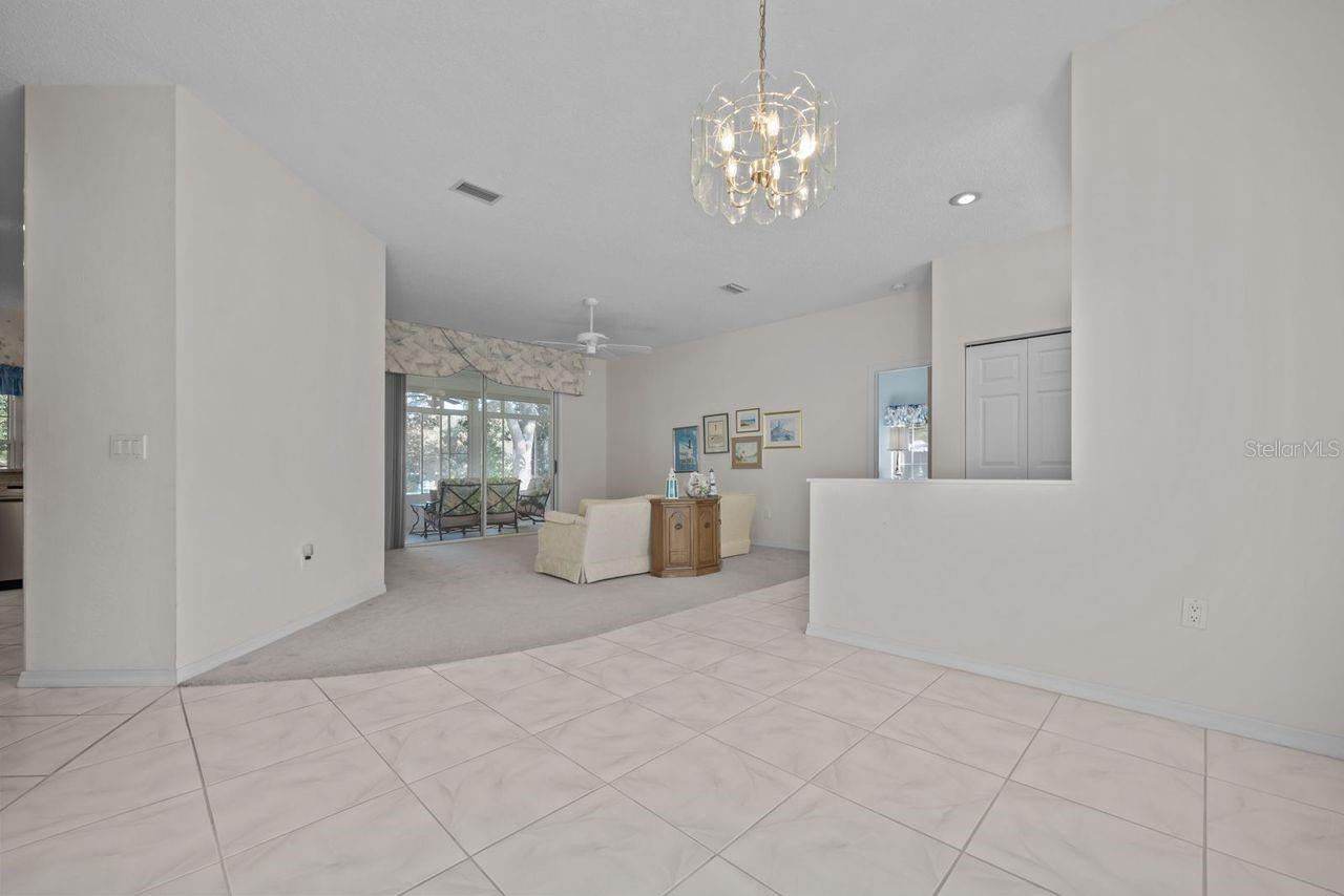 THE HAMPTONS - Residential