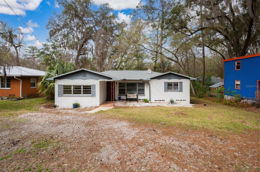 Photo of 418 NW 27th Terrace, Gainesville, FL 32607 (MLS # FC316598)