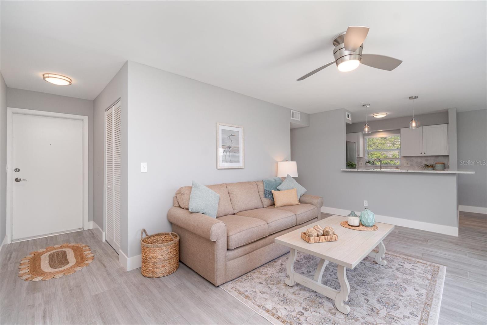 522 PINE AVENUE 8B