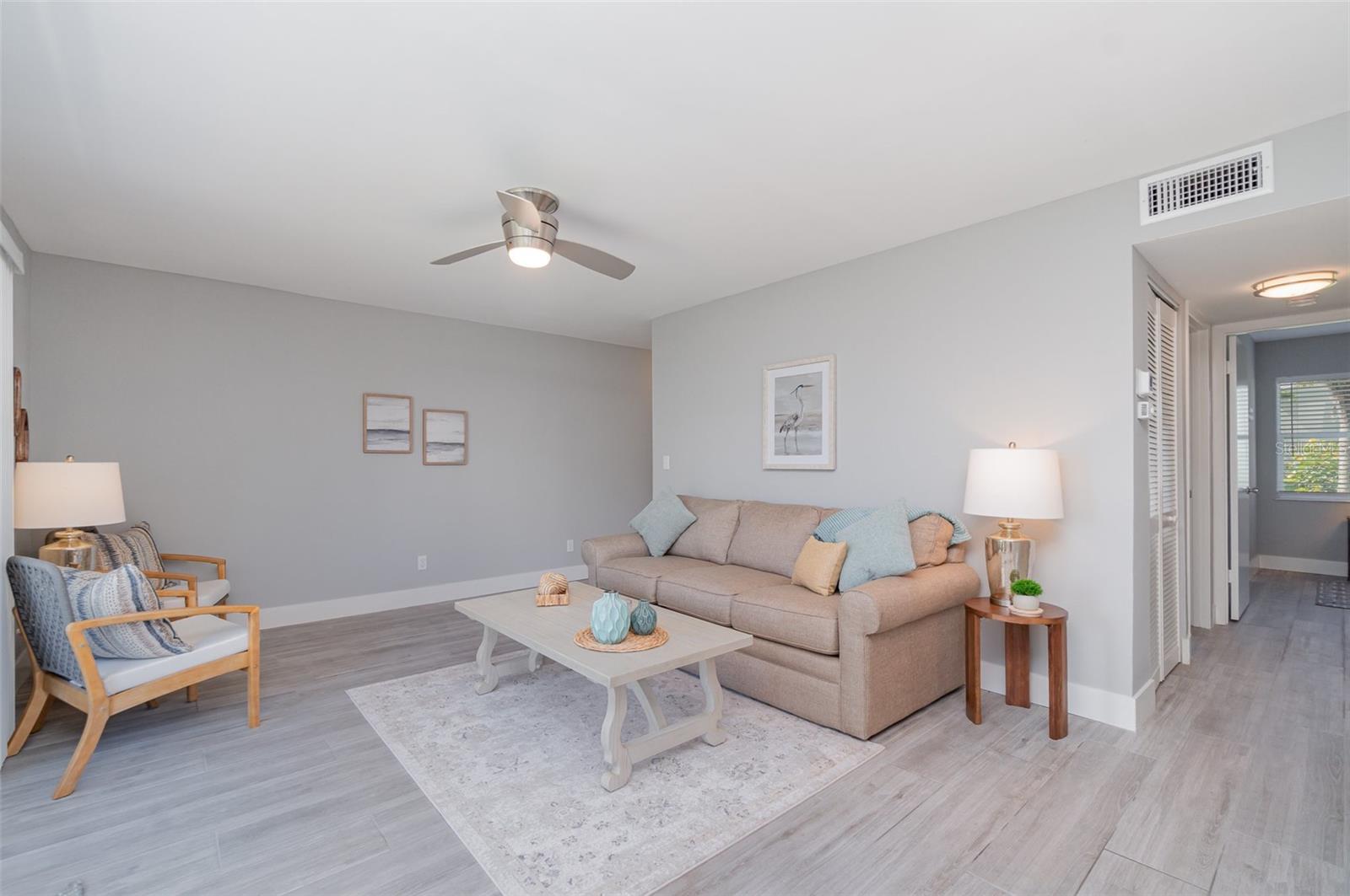 522 PINE AVENUE 8B