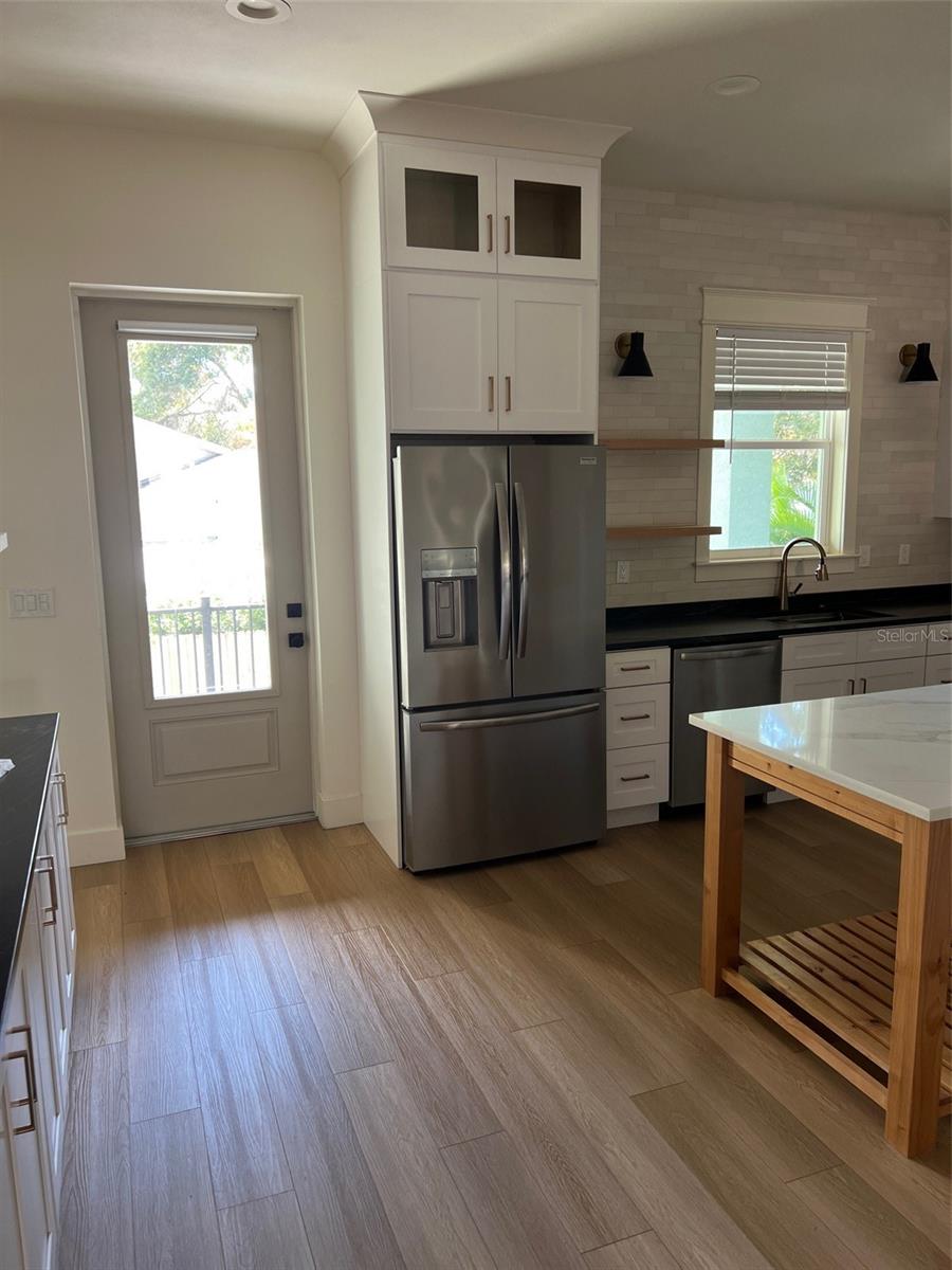 CALIFORNIA HEIGHTS - Residential Lease