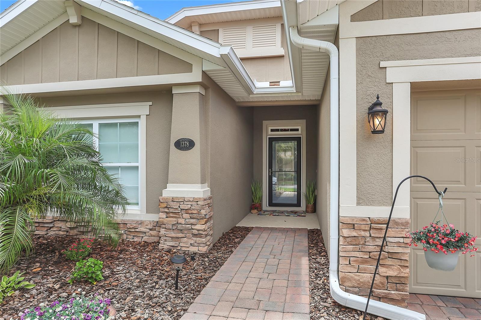 1378 HAZELDENE MANOR