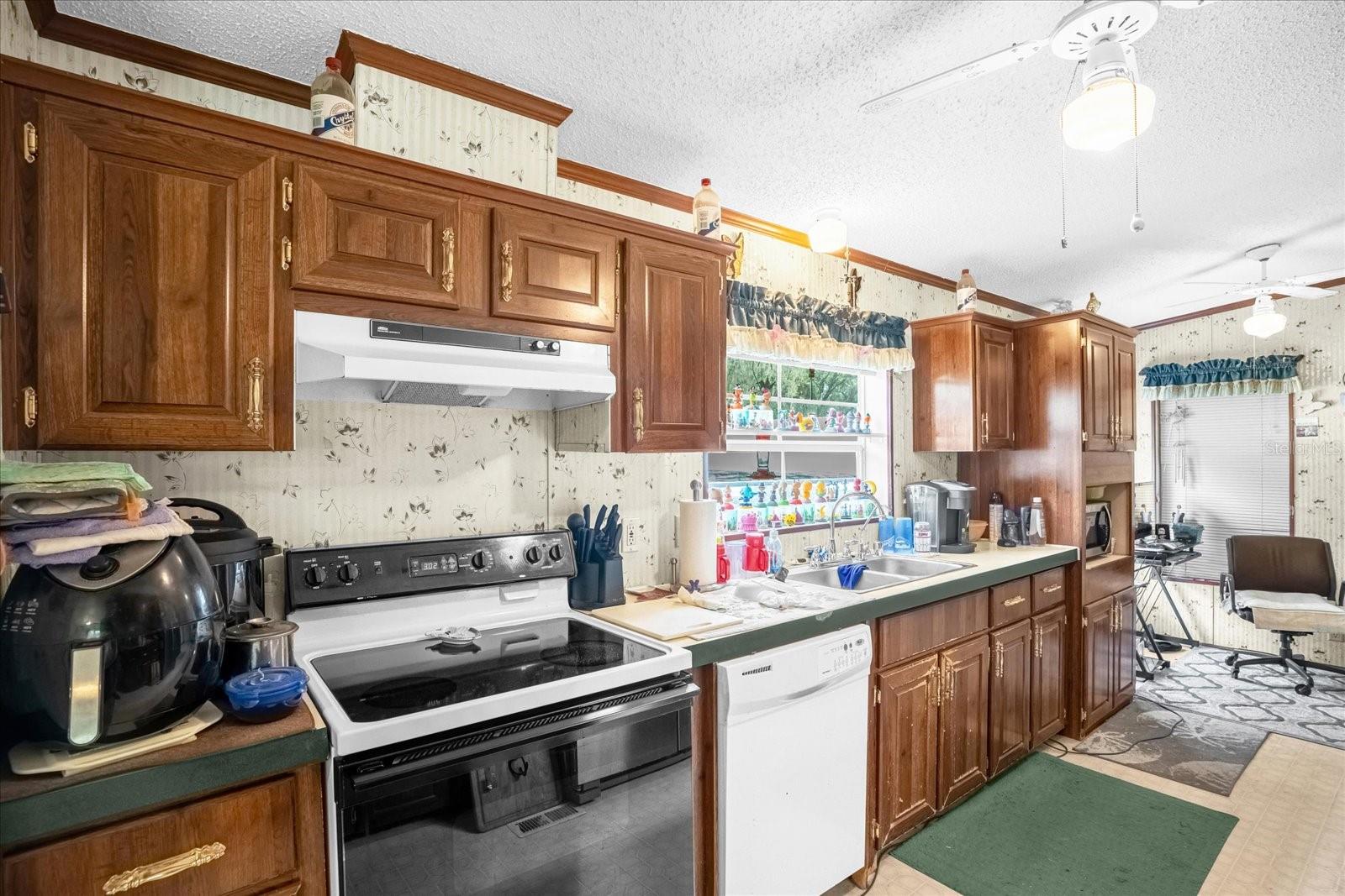 HOWELL PARK - Residential