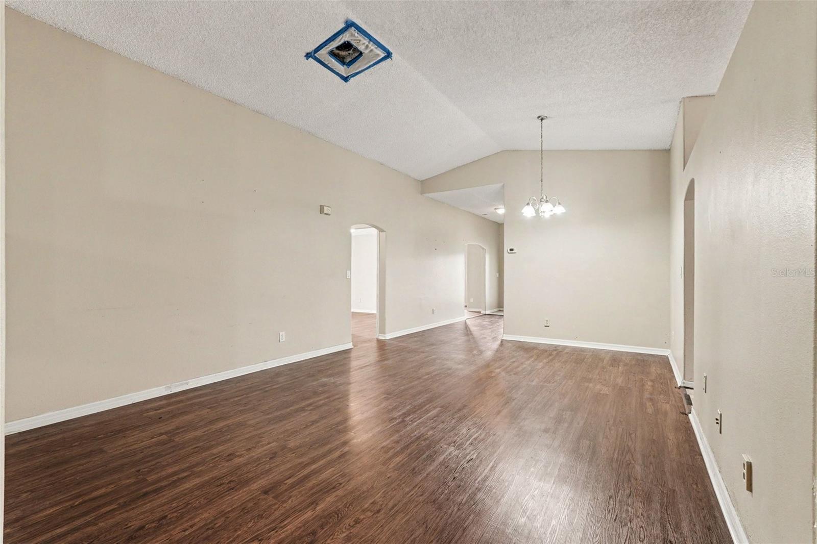 560 BENTON DRIVE